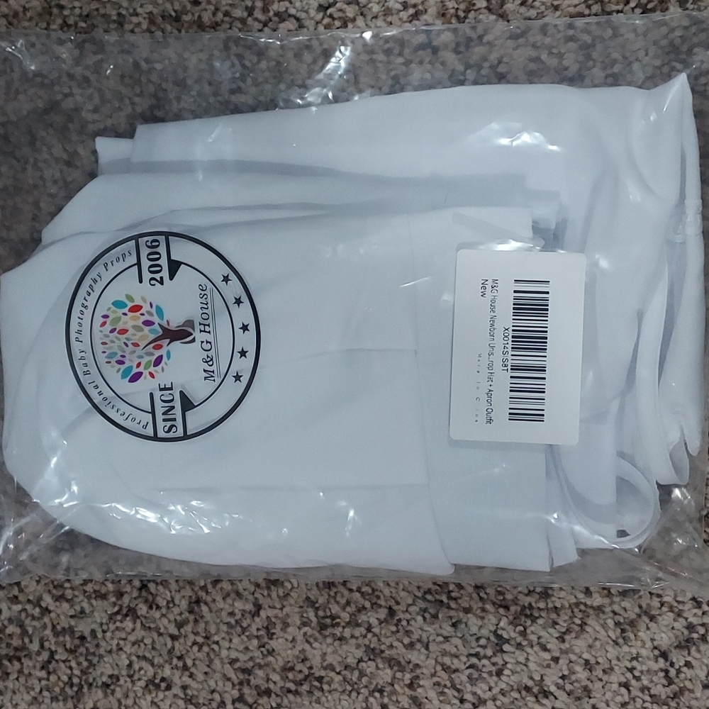 NWT apron & hat outfit for baby